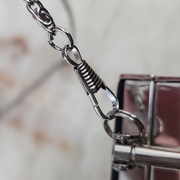 Sasha Vintage Metal Clutch Bag/ Forever21 Quilted Faux Leather Box Clutch - Picture 6 of 16